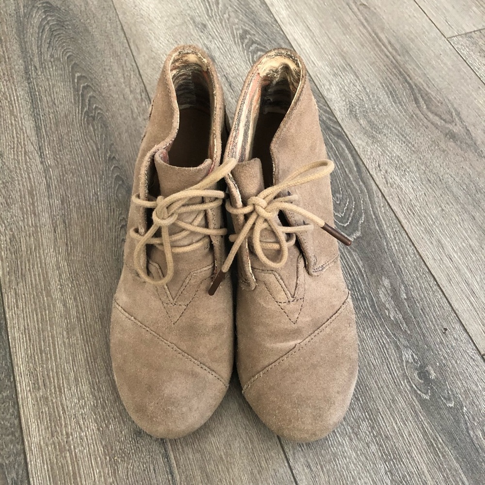 TOMs Desert Wedge